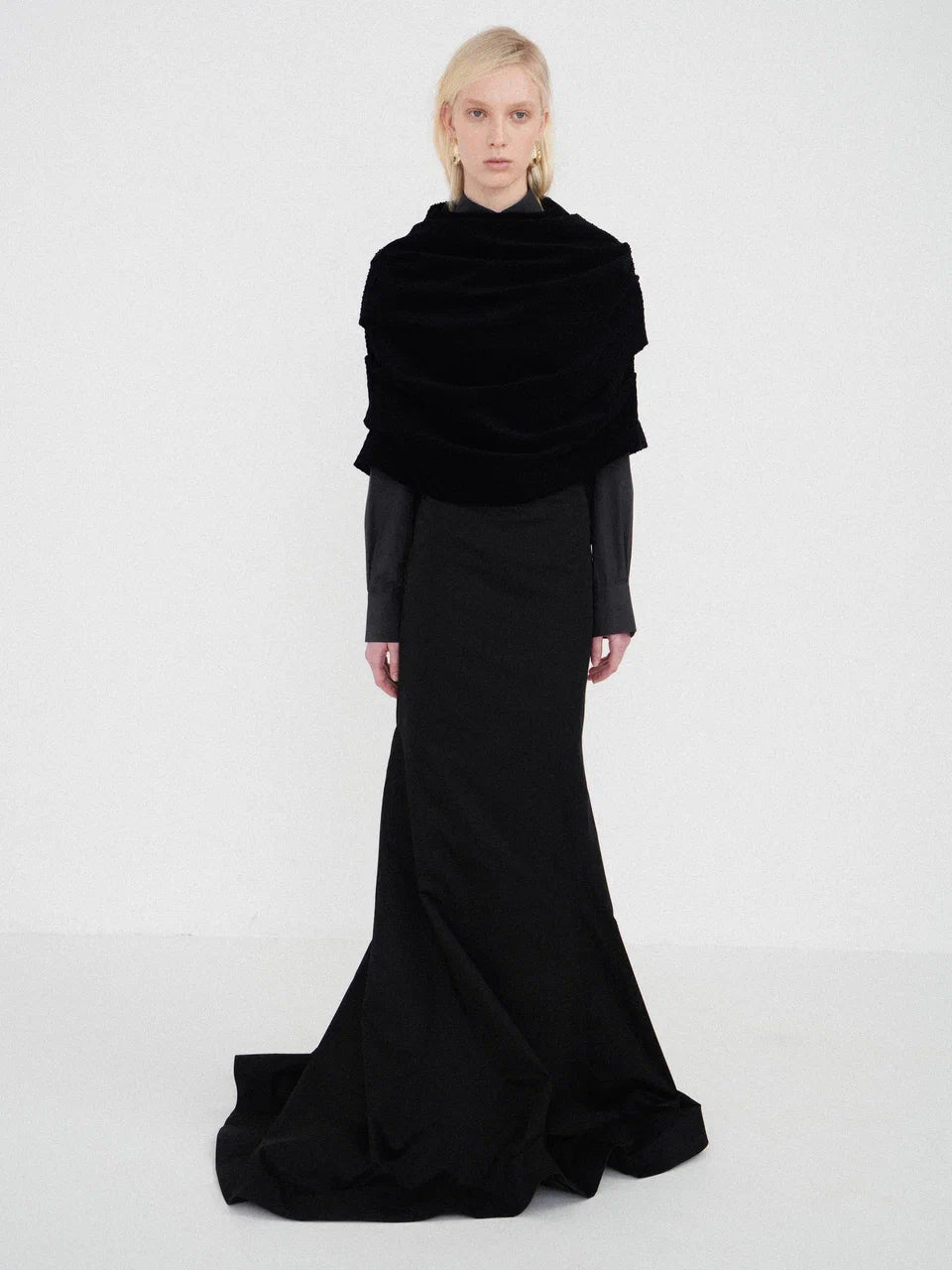 Sen velvet cape